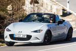 Mazda MX-5 Soft Top 1.5 131 CV Soft Top Luxury Descapotable Ceramic Metallic Exterior Frontal-Lateral 2 puertas