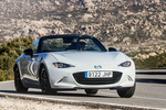 Mazda MX-5 Soft Top 1.5 131 CV Soft Top Luxury Descapotable Ceramic Metallic Exterior Frontal-Lateral 2 puertas