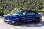 Ford Mustang GT 5.0 Ti-VCT V8 421 CV Gama Mustang Convertible Descapotable Azul Impact Exterior Frontal-Lateral 2 puertas