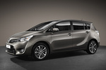 Toyota Verso Gama Verso (2016) Gama Verso (2016) Monovolumen Gris Meteoro Exterior Frontal-Lateral 5 puertas