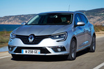 Renault M&eacute;gane dCi 130 Bose Turismo Gris Platino Exterior Frontal-Lateral 5 puertas