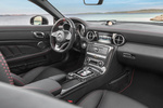 Mercedes-Benz SLC SLC 43 AMG Descapotable Negro Obsidiana Metalizado Interior Consola Central 2 puertas