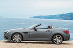 Mercedes-Benz SLC SLC 300 AMG Line Descapotable Designo Cerrusit Grey Magno Exterior Lateral 2 puertas