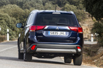 Mitsubishi Outlander DI-D 150 CV Kaiteki Todo terreno Azul Tanzanite Exterior Posterior 5 puertas