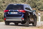 Mitsubishi Outlander DI-D 150 CV Kaiteki Todo terreno Azul Tanzanite Exterior Posterior-Lateral 5 puertas
