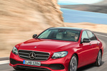 Mercedes-Benz Clase E E 220 d Berlina Avantgarde Turismo Rojo Jacinto Exterior Lateral-Frontal 4 puertas
