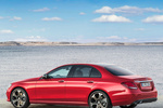 Mercedes-Benz Clase E E 220 d Berlina Avantgarde Turismo Rojo Jacinto Exterior Lateral-Posterior 4 puertas