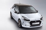 DS 3 Gama DS 3 Sport Turismo Blanco Perla nacarado / Marr&oacute;n Topaze Exterior Frontal-Lateral 3 puertas