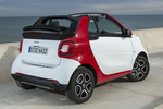 smart fortwo Gama fortwo Passion Descapotable Blanco Cristal y Rojo J&uacute;piter Exterior Posterior-Lateral 3 puertas