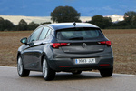 Opel Astra 1.4 Turbo 125 CV Start/Stop Excellence Turismo Gris Phantom Exterior Lateral-Posterior 5 puertas