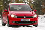 Volkswagen Golf Neum&aacute;ticos de invierno Sport Turismo Rojo Tornado Exterior Frontal-Lateral 5 puertas