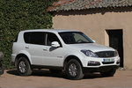 SsangYong Rexton Gama 2016 Gama 2016 Todo terreno Grand White Exterior Lateral-Frontal 5 puertas