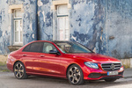 Mercedes-Benz Clase E E 300 Berlina Gama Clase E Turismo Designo Hyacinth Red Metallic Exterior Lateral-Frontal 4 puertas