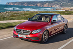 Mercedes-Benz Clase E E 300 Berlina Gama Clase E Turismo Designo Hyacinth Red Metallic Exterior Frontal-Lateral 4 puertas