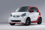 smart fortwo 0.9 90 CV twinamic Ushua&iuml;a Limited Edition Turismo Blanco Cristal y Rojo Exterior Frontal-Lateral 3 puertas