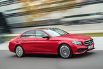 Mercedes-Benz Clase E E 220 d Berlina Avantgarde Turismo Rojo Jacinto Exterior Frontal-Lateral 4 puertas