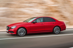 Mercedes-Benz Clase E E 220 d Berlina Avantgarde Turismo Rojo Jacinto Exterior Lateral 4 puertas