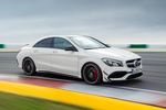 Mercedes-Benz CLA AMG 45 (381 CV) Paquete aerodin&aacute;mico AMG Turismo Blanco Diamante Metalizado Exterior Lateral-Frontal 4 puertas