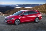Opel Astra 1.6 CDTI 160 CV Start/Stop Dynamic Turismo familiar Rojo Pasi&oacute;n Exterior Lateral-Frontal 5 puertas