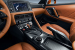 Nissan GT-R Gama GT-R Gama GT-R Coup&eacute; Katsura Orange Interior Consola Central 2 puertas