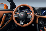 Nissan GT-R Gama GT-R Gama GT-R Coup&eacute; Katsura Orange Interior Volante 2 puertas