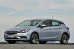 Opel Astra 1.6 CDTI 136 CV Start/Stop Dynamic Turismo Plata Magnetic Exterior Frontal-Lateral 5 puertas