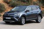 Toyota RAV4 150D 4x2 Advance Pack Drive Todo terreno Gris Grafito Exterior Frontal-Lateral 5 puertas