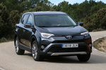 Toyota RAV4 150D 4x2 Advance Pack Drive Todo terreno Gris Grafito Exterior Lateral-Frontal 5 puertas