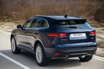 Jaguar F-PACE 3.0 TDV6 300 CV AWD Portfolio Todo terreno Dark Sapphire Exterior Posterior-Lateral 5 puertas