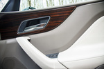Jaguar F-PACE 3.0 TDV6 300 CV AWD Portfolio Todo terreno Interior Puerta 5 puertas