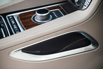 Jaguar F-PACE 3.0 TDV6 300 CV AWD Portfolio Todo terreno Interior Mandos sistema multimedia 5 puertas