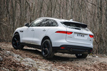 Jaguar F-PACE 3.0 TDV6 300 CV AWD Portfolio Todo terreno Glacier White Exterior Lateral-Posterior 5 puertas