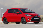 Toyota Yaris hybrid Feel! Turismo Rojo Classic Exterior Lateral-Frontal 5 puertas