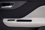 Jaguar F-PACE First Edition First Edition Todo terreno Interior Puerta 5 puertas