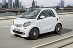 smart fortwo BRABUS BRABUS Turismo White Exterior Frontal-Lateral 3 puertas
