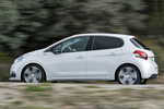 Peugeot 208 1.2 PureTech 110 S&S GT Line Turismo Blanco Perla Nacarado Exterior Lateral 5 puertas
