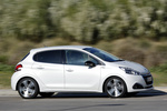 Peugeot 208 1.2 PureTech 110 S&S GT Line Turismo Blanco Perla Nacarado Exterior Lateral 5 puertas