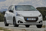 Peugeot 208 1.2 PureTech 110 S&S GT Line Turismo Blanco Perla Nacarado Exterior Lateral-Frontal 5 puertas