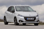 Peugeot 208 1.2 PureTech 110 S&S GT Line Turismo Blanco Perla Nacarado Exterior Frontal-Lateral 5 puertas