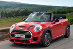 MINI MINI John Cooper Works John Cooper Works Descapotable Chili Red Exterior Frontal-Lateral 2 puertas
