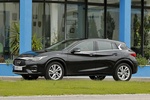 Infiniti Q30 1.5d 109 CV Premium Todo terreno Black Obsidian Exterior Lateral-Frontal 5 puertas
