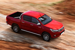 Toyota Hilux 2.4 D-4D 150 CV Invincible Pick up Exterior Cenital-Lateral-Frontal 4 puertas