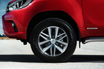 Toyota Hilux 2.4 D-4D 150 CV Invincible Pick up Exterior Llanta 4 puertas