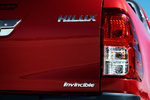Toyota Hilux 2.4 D-4D 150 CV Invincible Pick up Exterior Pilotos 4 puertas