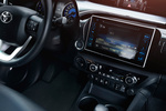 Toyota Hilux 2.4 D-4D 150 CV Invincible Pick up Interior Navegador 4 puertas