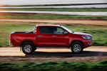 Toyota Hilux 2.4 D-4D 150 CV Invincible Pick up Exterior Lateral 4 puertas