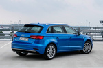 Audi A3 Gama A3 Sportback S-line A3 Sportback Turismo Azul Ara Exterior Posterior-Lateral 5 puertas