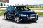 Audi A3 A3 Sportback e-tron e-tron Turismo Azul Kosmos Exterior Frontal-Lateral 5 puertas
