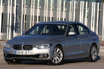 BMW Serie 3 330e iPerformance iPerformance Turismo Graciersilber metalizado Exterior Frontal-Lateral 5 puertas