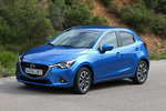 Mazda Mazda2 1.5 SKYACTIV-G 90 CV Luxury Turismo Dynamic Blue Exterior Frontal-Lateral 5 puertas